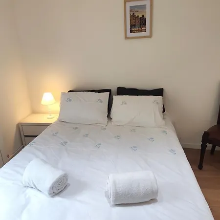 L'ecrin Parisien - Proche Metro -direct Paris - 4 Personnes * Роменвиль